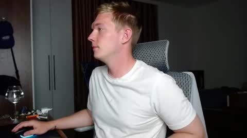 Snapshot of hercules__ chatting on September 2025 01:45:02 PM Gregblonde Alextattoo online show from September 2025 01:45:02 PM