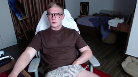 Snapshot of hercules__ chatting on October 2025 03:14:01 PM Gregblonde Alextattoo online show from October 2025 03:14:01 PM