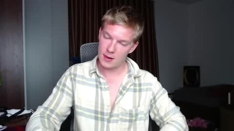 Snapshot of hercules__ chatting on October 2025 02:28:02 PM Gregblonde Alextattoo online show from October 2025 02:28:02 PM