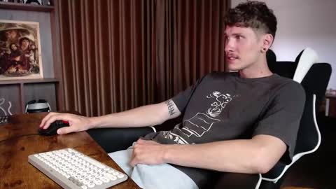 Snapshot of hercules__ chatting on October 2025 01:52:02 AM Gregblonde Alextattoo online show from October 2025 01:52:02 AM