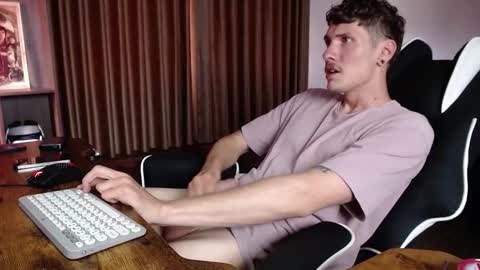 Snapshot of hercules__ chatting on October 2025 02:46:02 AM Gregblonde Alextattoo online show from October 2025 02:46:02 AM