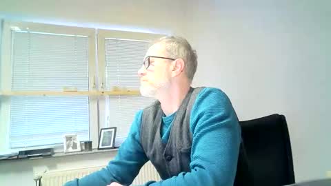 hering76 online show from April 2026 06:36:01 AM