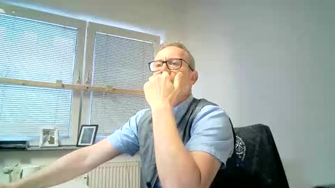 hering76 online show from May 2026 05:49:01 AM