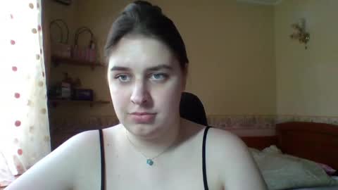 hess_luna_ online show from May 2026 09:05:01 AM