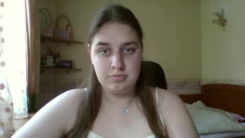hess_luna_ online show from May 2026 09:04:01 AM