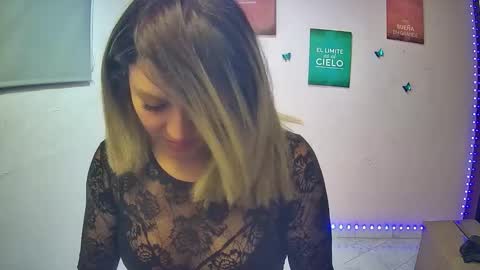 Snapshot of hestesiaxx chatting on November 2025 02:54:01 AM Hestesiaxx online show from November 2025 02:54:01 AM