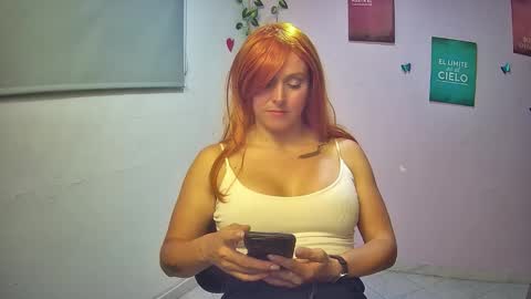 Snapshot of hestesiaxx chatting on November 2025 02:24:01 AM Hestesiaxx online show from November 2025 02:24:01 AM