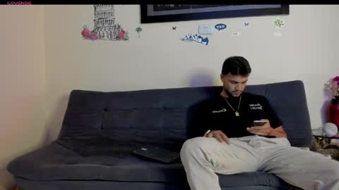 Snapshot of heteros_curious_ chatting on April 2026 08:50:01 PM yeis online show from April 2026 08:50:01 PM