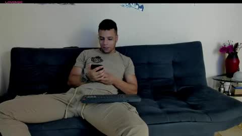 Snapshot of heteros_curious_ chatting on April 2026 09:31:01 PM yeis online show from April 2026 09:31:01 PM
