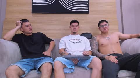 heteros men online show from April 2026 01:09:02 AM