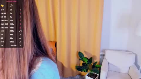 Snapshot of hettiereimel chatting on December 2025 08:02:01 PM Linda online show from December 2025 08:02:01 PM