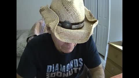 hewes1 online show from January 2025 10:35:02 PM