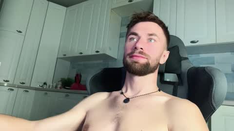 Snapshot of hey_arnold chatting on November 2025 09:20:02 PM Arnold online show from November 2025 09:20:02 PM