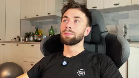 Snapshot of hey_arnold chatting on December 2025 02:28:01 AM Arnold online show from December 2025 02:28:01 AM