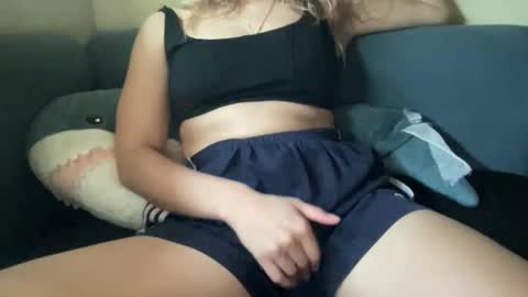 Snapshot of heybluebabe chatting on December 2025 08:03:01 PM Blue online show from December 2025 08:03:01 PM