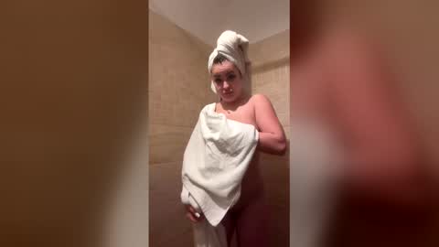 Jolie online show from April 2026 06:01:02 PM