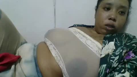 Snapshot of hheritinaa chatting on October 2025 03:18:01 AM hheritinaa online show from October 2025 03:18:01 AM