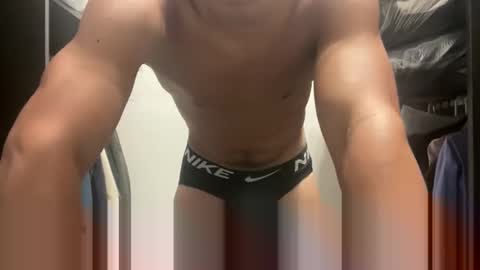 hhernan1 online show from February 2026 10:57:02 PM