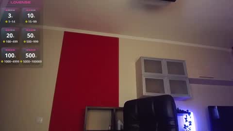 Lina online show from March 2025 10:52:02 AM