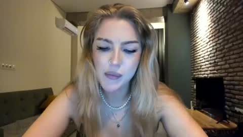 Snapshot of hi_lina chatting on June 2026 02:36:02 AM Hi lina online show from June 2026 02:36:02 AM