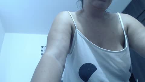 Snapshot of hidden_tinna chatting on December 2024 11:59:01 AM Tinna online show from December 2024 11:59:01 AM