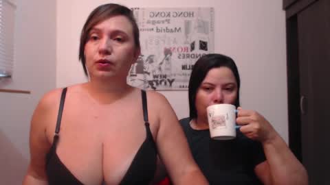 Snapshot of hidden_tinna chatting on October 2025 11:27:02 AM Tinna online show from October 2025 11:27:02 AM