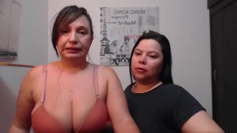 Snapshot of hidden_tinna chatting on October 2025 10:39:02 AM Tinna online show from October 2025 10:39:02 AM