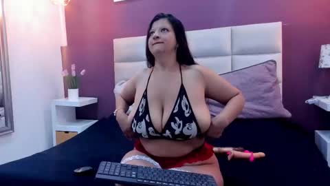 Snapshot of hiddenlust_ chatting on November 2025 12:20:01 PM Hidden online show from November 2025 12:20:01 PM