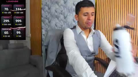 Snapshot of hiddenoffice chatting on January 2026 03:11:01 AM George online show from January 2026 03:11:01 AM