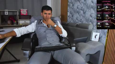 Snapshot of hiddenoffice chatting on February 2026 06:40:02 AM George online show from February 2026 06:40:02 AM