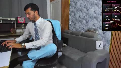 Snapshot of hiddenoffice chatting on February 2026 06:06:01 AM George online show from February 2026 06:06:01 AM