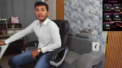 Snapshot of hiddenoffice chatting on February 2026 04:27:02 AM George online show from February 2026 04:27:02 AM