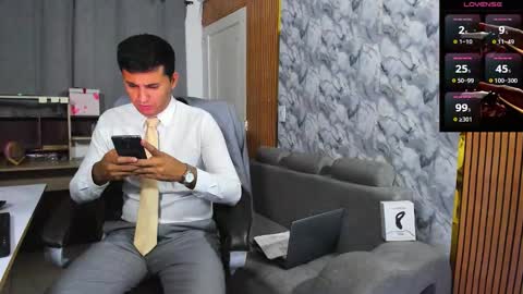 Snapshot of hiddenoffice chatting on February 2026 06:39:02 AM George online show from February 2026 06:39:02 AM