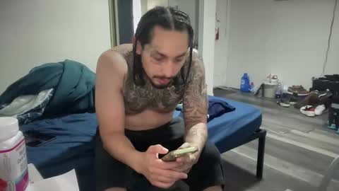 hihello777777 online show from November 2025 05:35:01 PM