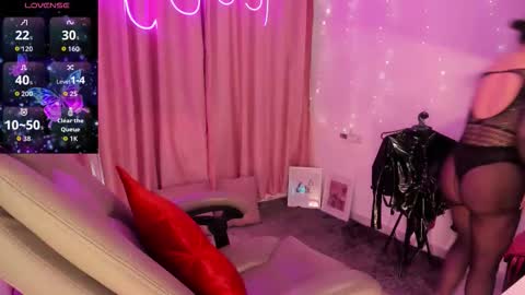 Hikariween online show from December 2025 05:52:01 PM