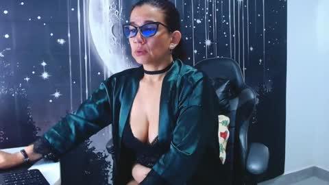 hikaryfire online show from May 2026 11:40:01 AM