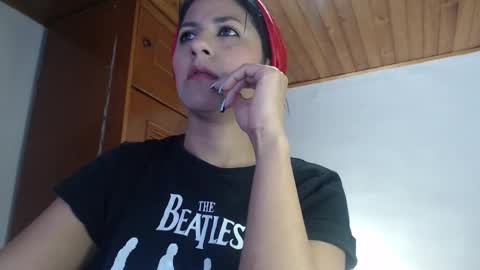 hilaril18 online show from October 2025 12:00:02 AM