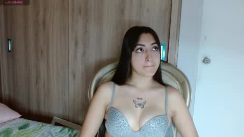 hilary thompson online show from December 2024 02:00:01 PM