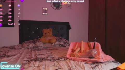 Snapshot of hilary_jones_22 chatting on January 2025 01:52:01 AM LUNA new account FOLLOW ME online show from January 2025 01:52:01 AM