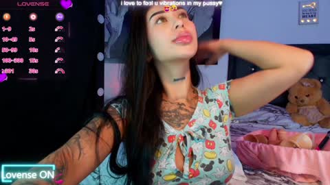 Snapshot of hilary_jones_22 chatting on January 2025 10:49:02 PM LUNA new account FOLLOW ME online show from January 2025 10:49:02 PM