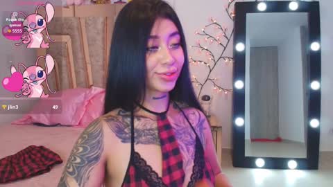 Snapshot of hilary_jones_22 chatting on November 2025 11:53:01 PM LUNA new account FOLLOW ME online show from November 2025 11:53:01 PM