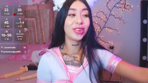 LUNA new account  FOLLOW ME online show from December 2025 10:51:03 PM