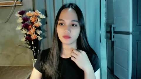 hilarymolly online show from May 2026 05:50:02 PM