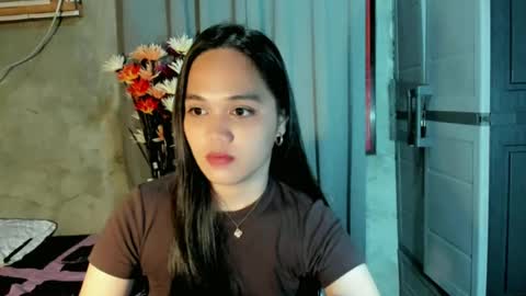Snapshot of hilarymolly chatting on June 2026 07:23:02 PM hilarymolly online show from June 2026 07:23:02 PM
