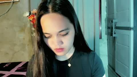 Snapshot of hilarymolly chatting on June 2026 07:05:01 PM hilarymolly online show from June 2026 07:05:01 PM