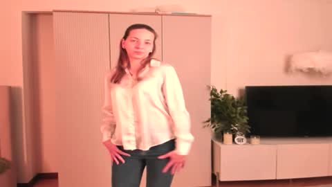 Snapshot of hildegardlerud chatting on November 2025 07:51:02 AM Tris online show from November 2025 07:51:02 AM