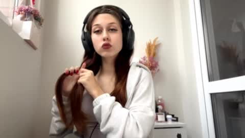 Hi Im Elizabeth online show from October 2025 01:20:01 PM