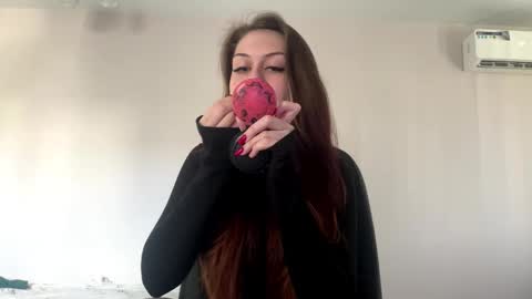 Hi Im Elizabeth online show from October 2025 10:27:01 AM