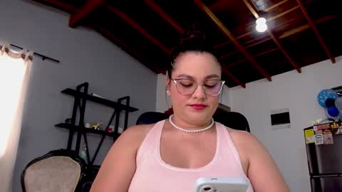 Snapshot of hillary_12 chatting on November 2025 03:13:02 PM Miranda online show from November 2025 03:13:02 PM