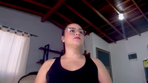 Snapshot of hillary_12 chatting on November 2025 12:55:01 PM Miranda online show from November 2025 12:55:01 PM